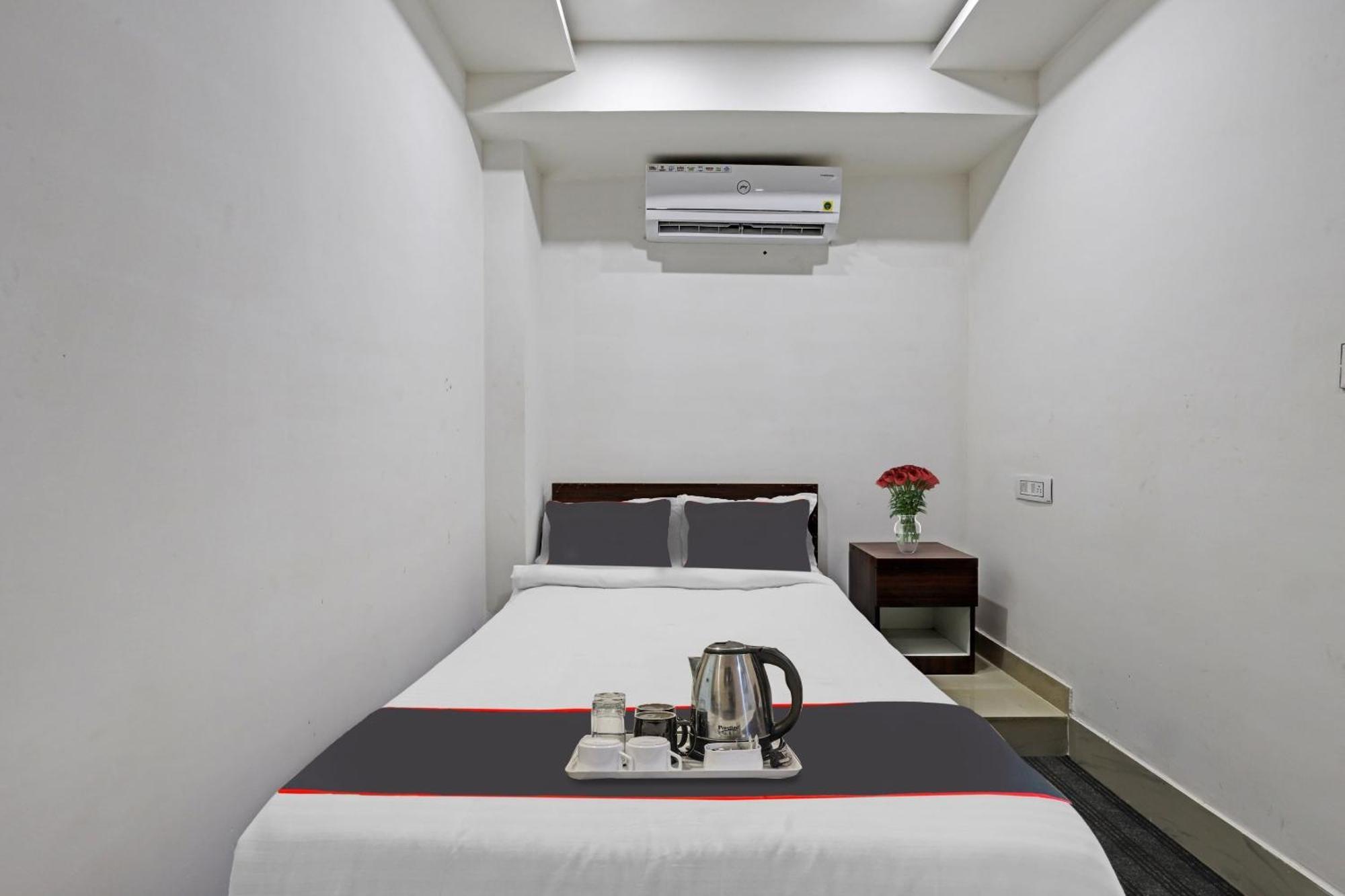 Hotel O Lakhi Guest House Guwahati Exterior foto